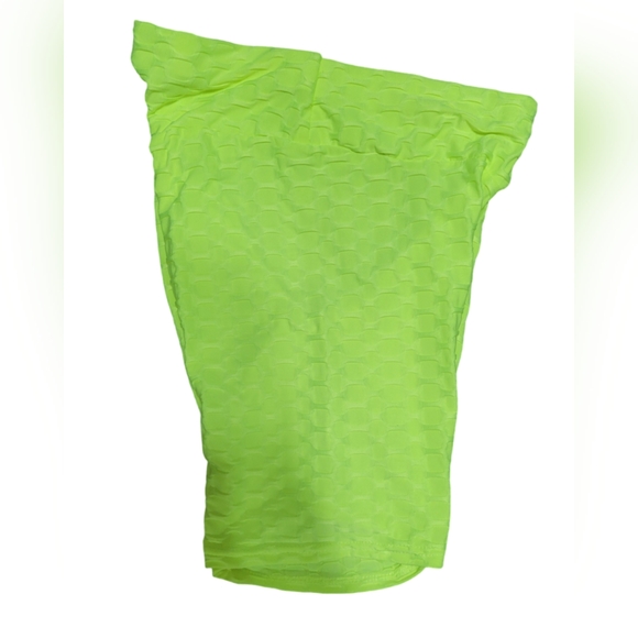 Bundle of two butt sculpting shorts - Picture 8 of 9